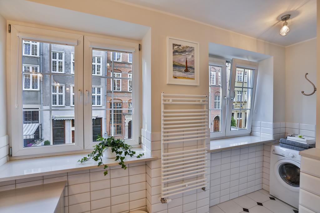 Apartament Bursztynowy Mariacka Old Town Gdańsk Rum bild
