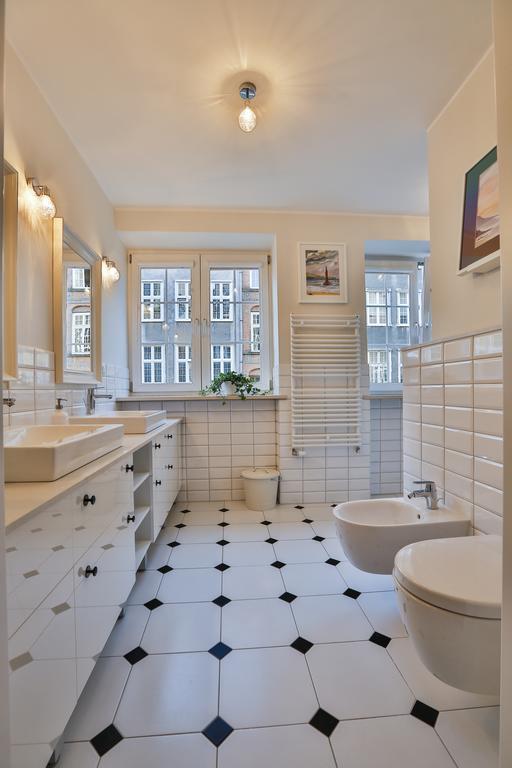 Apartament Bursztynowy Mariacka Old Town Gdańsk Rum bild